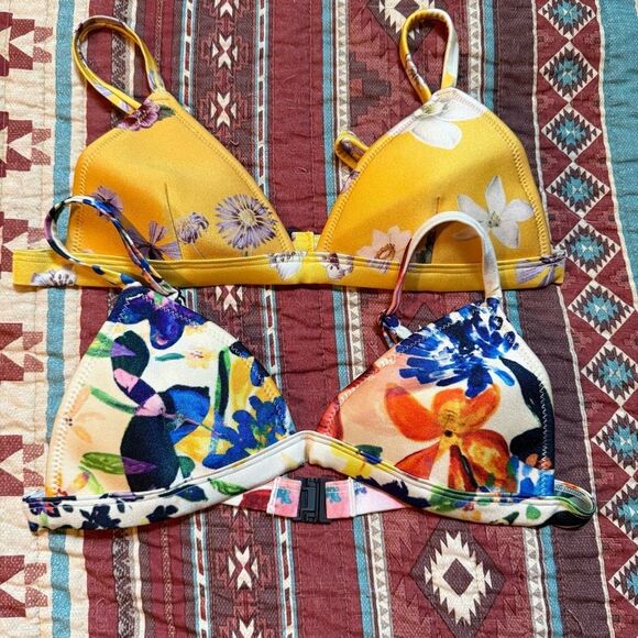 Triangl swimwear set of 2 bikini tops size small - Picture 1 of 7